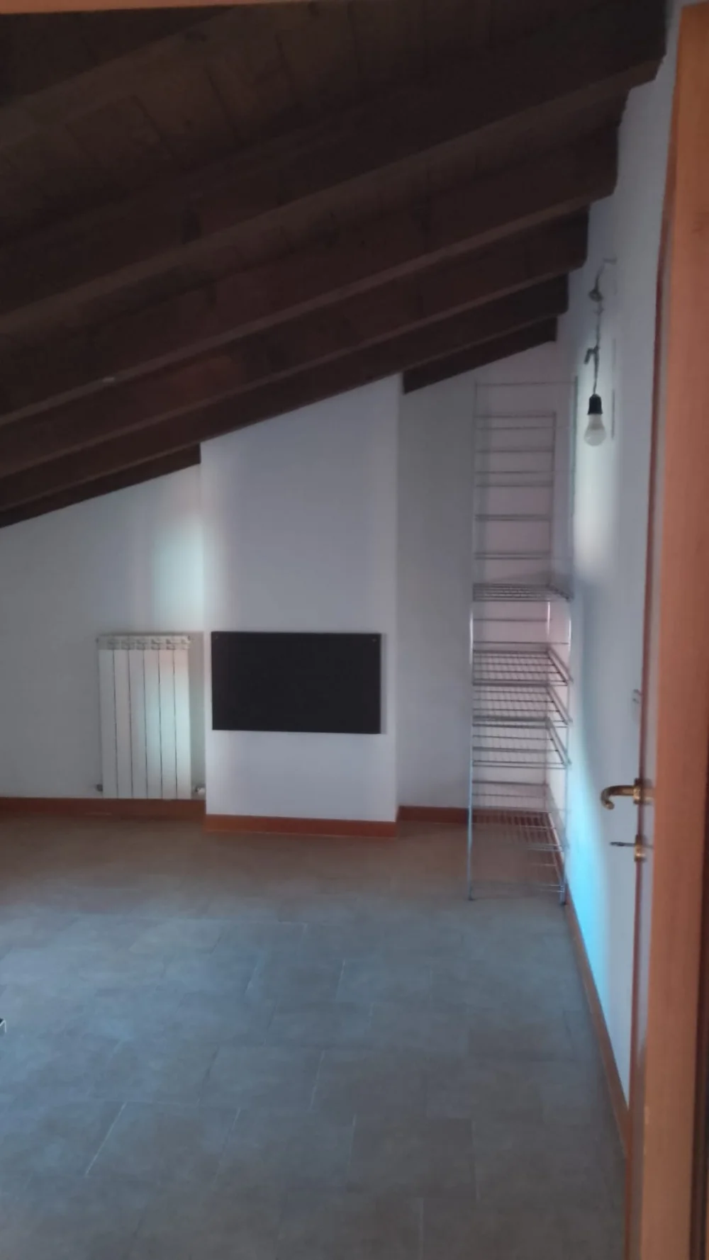 Foto 11 di Vicobarone: Ampio Appartamento su due livelli, Ristrutturato a Vicobarone